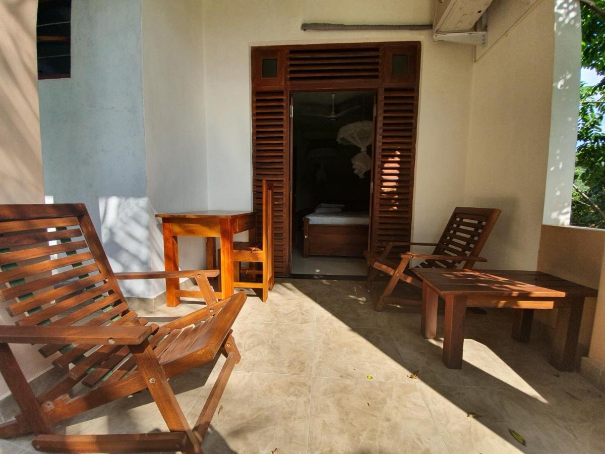 Ambel Homestay Anuradhapura Exterior foto